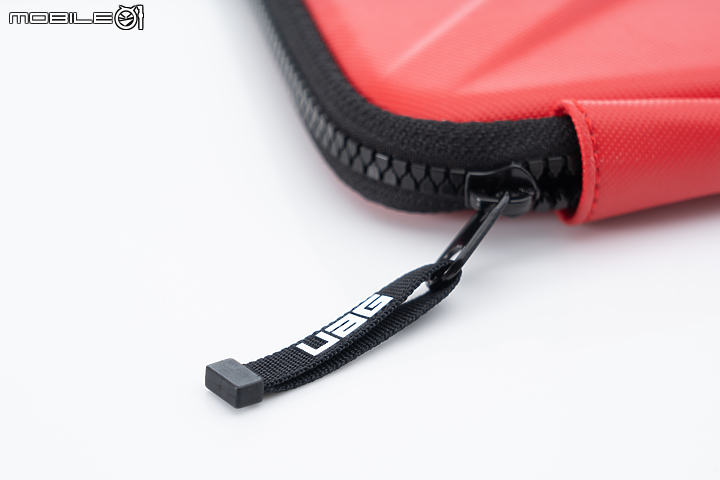 UAG 全新耐衝擊系列電腦包/後背包試用分享|軍規防護與豐富機能並行!