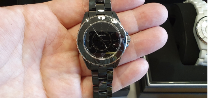 黑白J12一起買