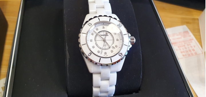 黑白J12一起買
