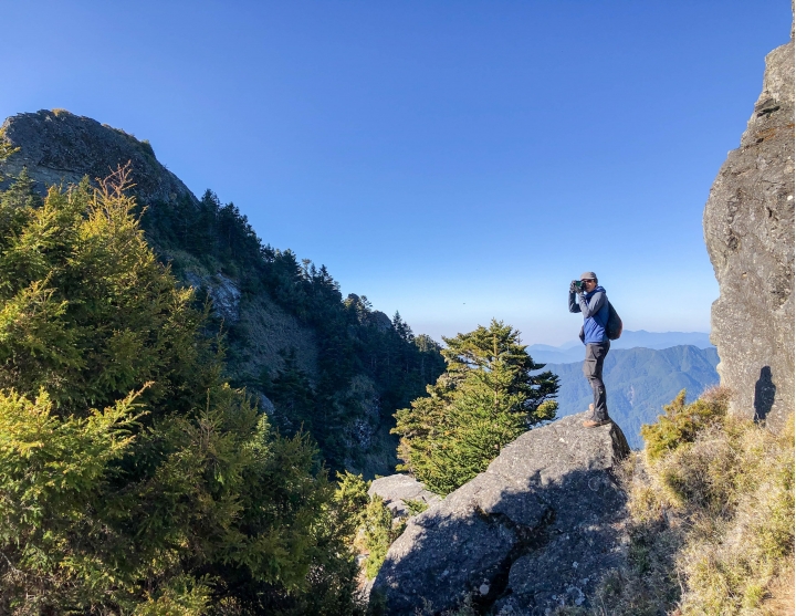 千山有名雖無窮 行過新康方為岳 - 我們與天空的距離
