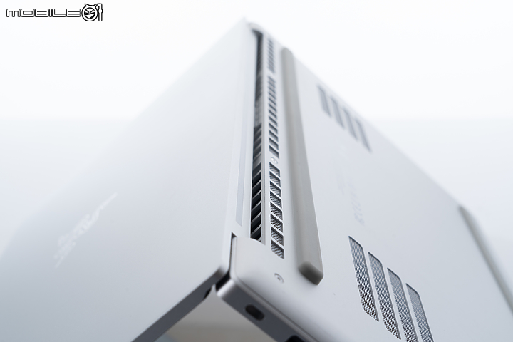 Razer Blade 15 Studio Edition 全台首測|一機完成工作娛樂大小事!