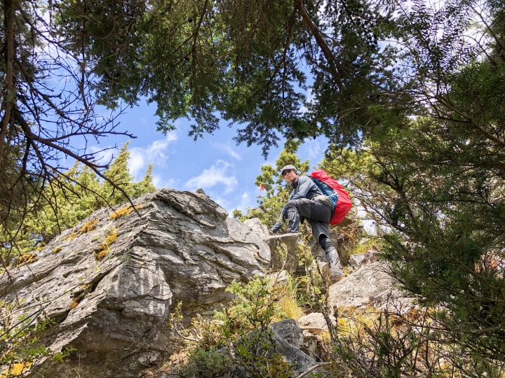 千山有名雖無窮 行過新康方為岳 - 我們與天空的距離