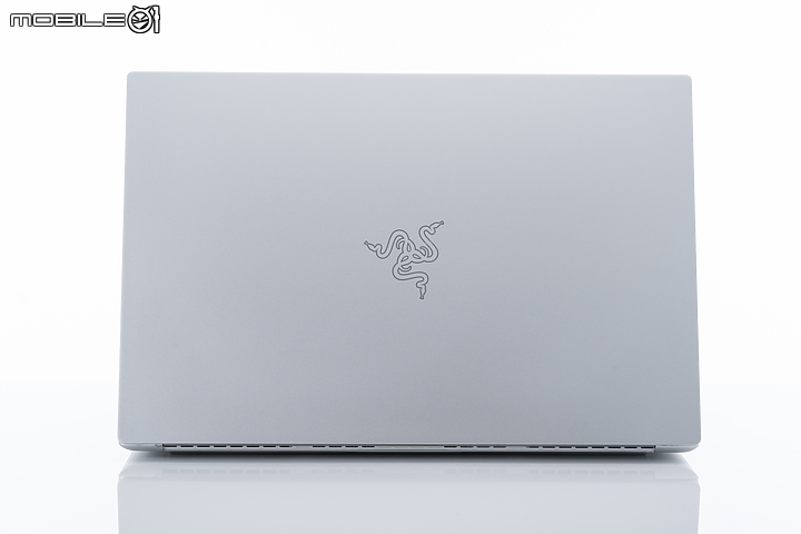 Razer Blade 15 Studio Edition 全台首測|一機完成工作娛樂大小事!