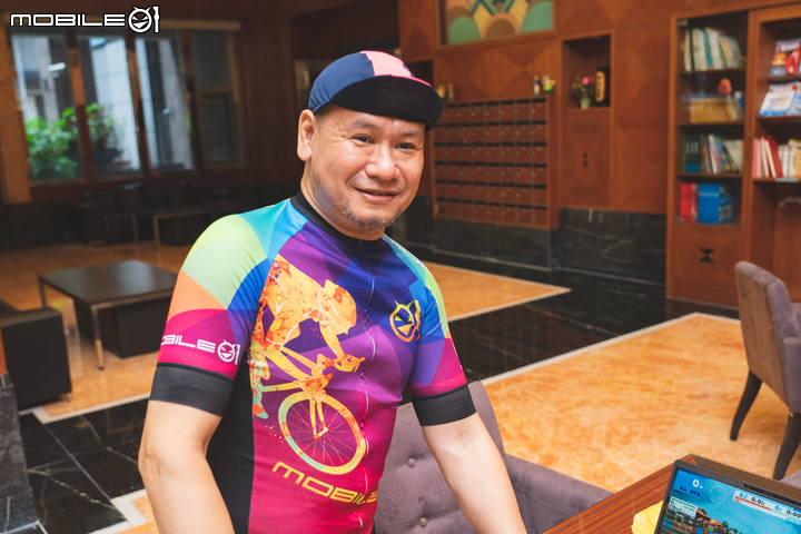 Tacx NEO 2T 智慧訓練台實測分享 細膩踩踏感與擬真的道路體驗!