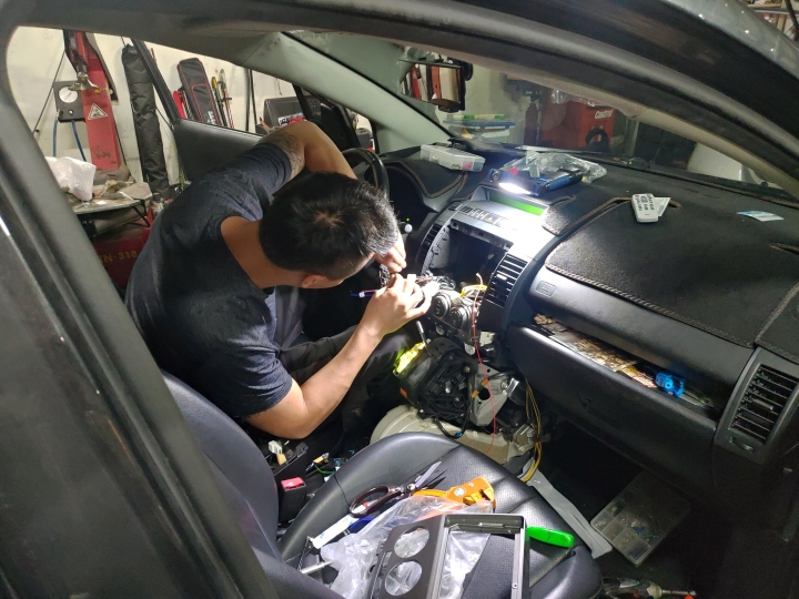分享一下CP值蠻高的八核2+32的安卓車機