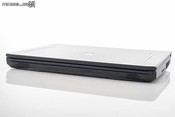 Acer Predator Helios 700 獨家實測 再探極致效能巔峰!