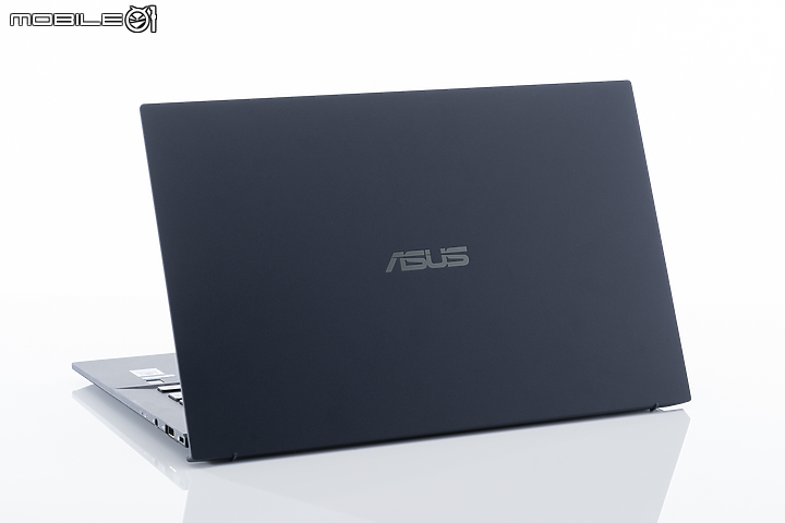 ASUS ExpertBook B9 測試報告 效能升級輕巧依舊