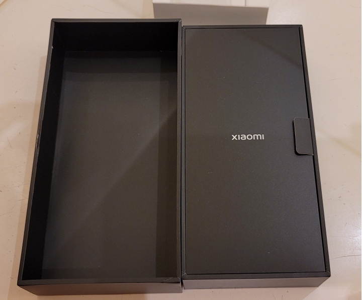 小米11Ultra 黑12G開箱,0414加清水套