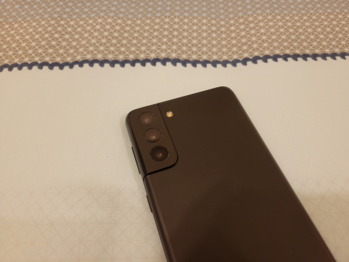 分享 黑色S21+實機寫真