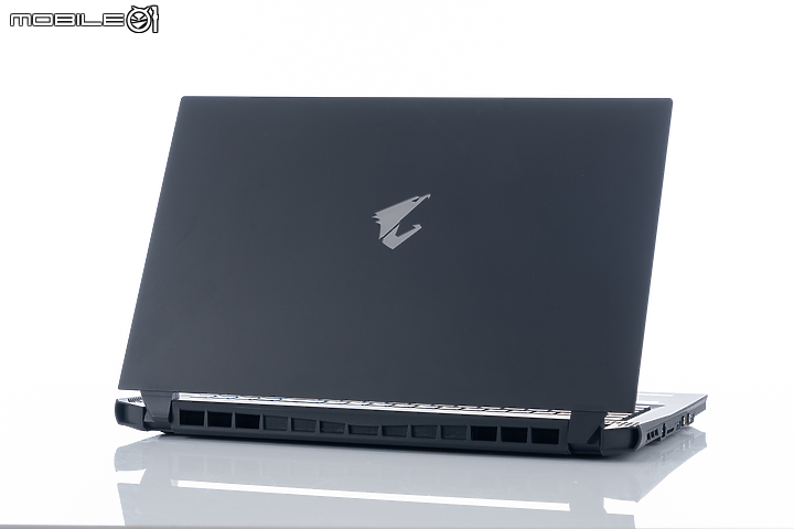 GIGABYTE AORUS 17G 機械神鷹 精準判斷每個效能輸出!