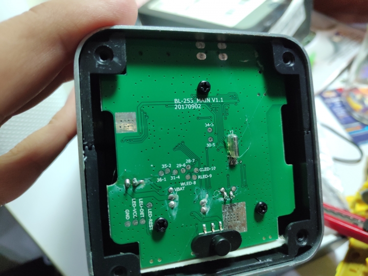 TCSTAR的TCS1140 藍牙喇叭 無法充電 拆機換電池