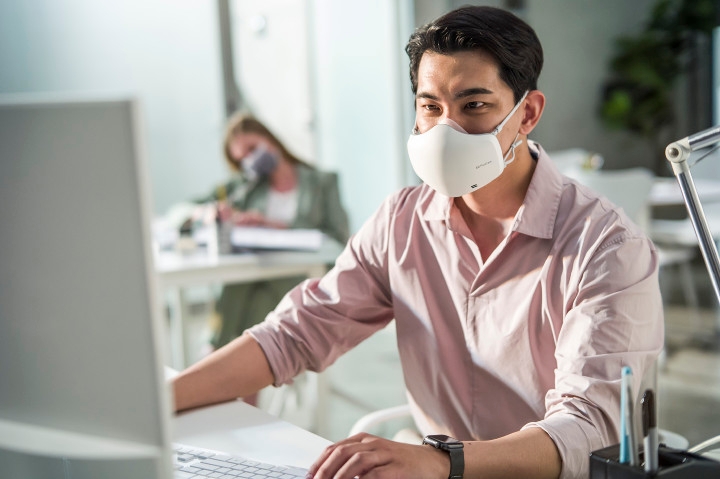 LG PuriCare 口罩型空氣清淨機有人買嗎?(二代上市)
