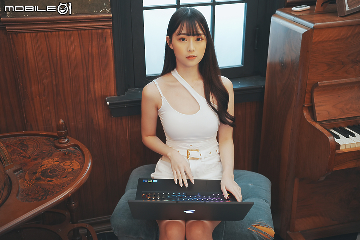 GIGABYTE AORUS 17 YE5 實機測試|頂規筆電獨顯帶來快意效能