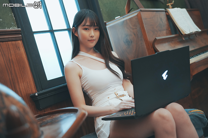 GIGABYTE AORUS 17 YE5 實機測試|頂規筆電獨顯帶來快意效能