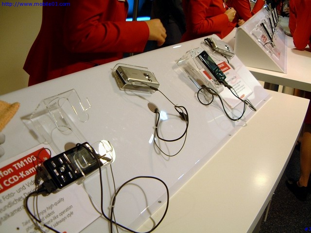 [CeBIT2004] Sharp TM100