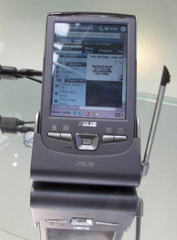 轉貼  Cebit 2004 展出的華碩 A730 和 A8100...............