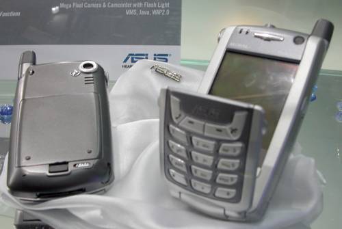 轉貼  Cebit 2004 展出的華碩 A730 和 A8100...............