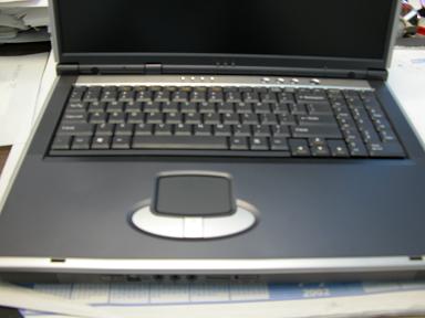 17" 寬螢幕 ATI M11 9700 256 MB DDR 目前超高檔 的攜帶型電腦