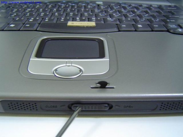 肢解 ---acer TravelMate C300---