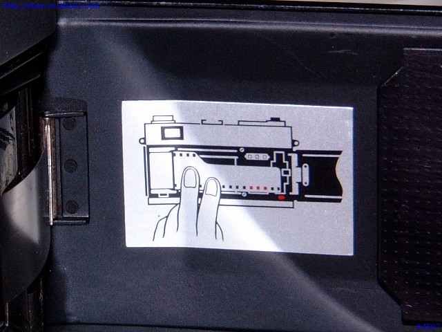 搬家時挖出來的老相機Canon QL17