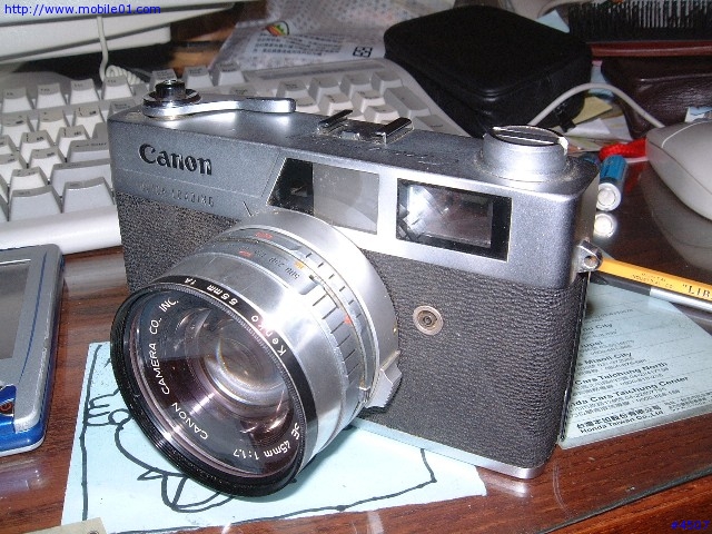 搬家時挖出來的老相機Canon QL17