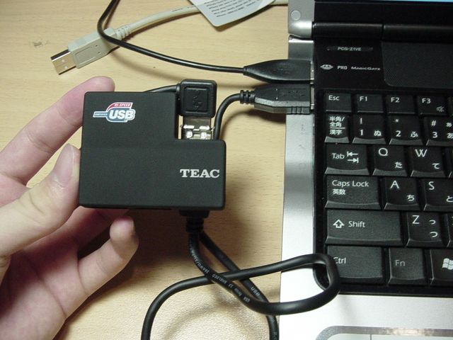 [分享] 超有質感的USB HUB - US-4SM-B