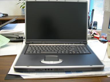 17" 寬螢幕 ATI M11 9700 256 MB DDR 目前超高檔 的攜帶型電腦