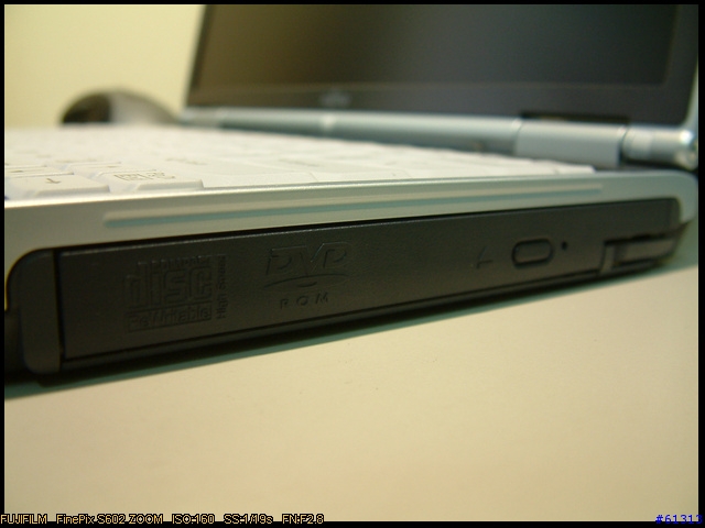 [分享]我的第二台NB - Fujitsu S6220 （圖有點多喔...）