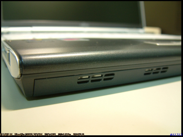 [分享]我的第二台NB - Fujitsu S6220 （圖有點多喔...）