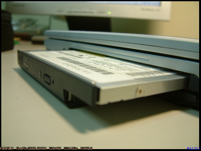 [分享]我的第二台NB - Fujitsu S6220 （圖有點多喔...）