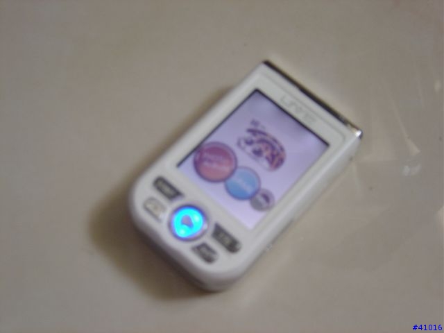彩色螢幕的mp3 player~~ c90