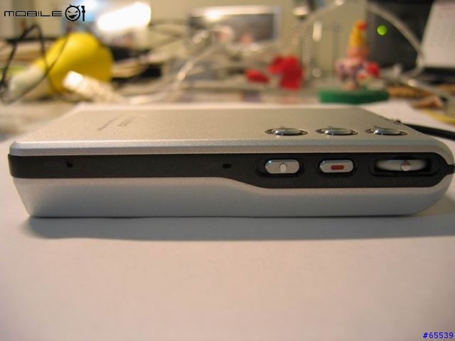 [分享+勸敗] iAudio M3L 20GB - MP3 35個小時不停播