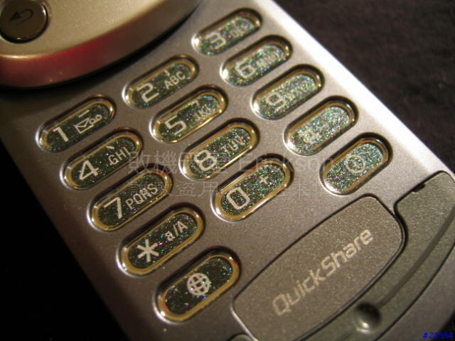 [絕世好機]Sony Ericsson S700i勸敗寫真(I)--外型篇