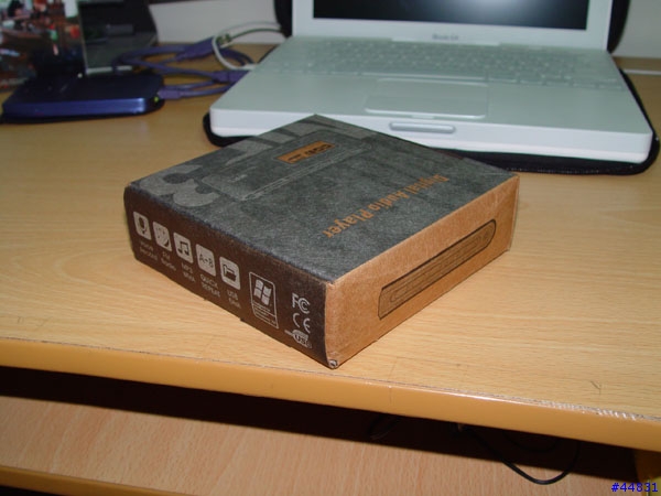 [分享]READS RDS-110/256MB MP3....流線的外型....吸引大家的眼光