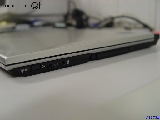 [心得]TOSHIBA R100入手報告(補3dmark2001分數圖)