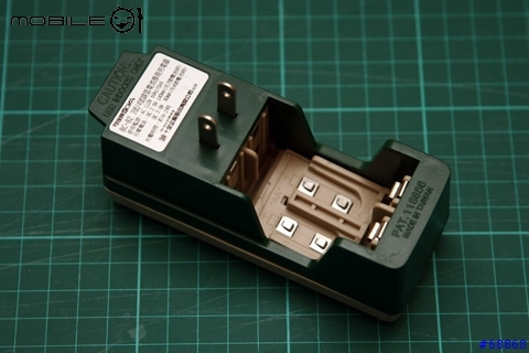 [分享] SONY BCG-34HRMD LCD 快速充電器