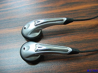 [配件] Sony Ericsson 的雙耳 MP3 耳機