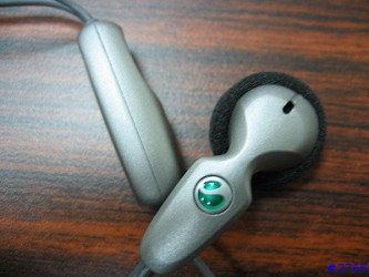 [配件] Sony Ericsson 的雙耳 MP3 耳機