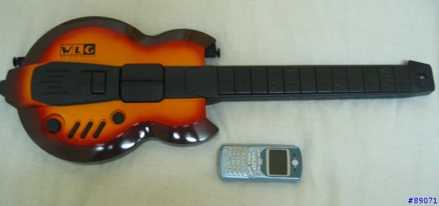 [分享]好玩的小吉他 We Love Guitar