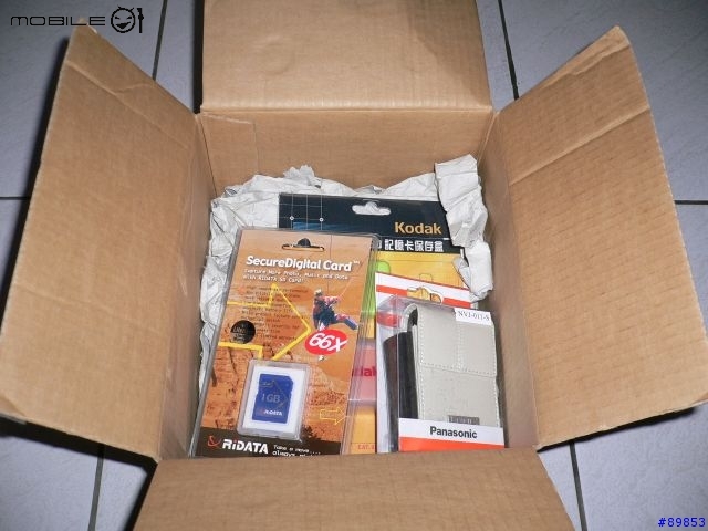 [分享+炫耀文]啥咪!!竟然買到黑色的Panasonic-FX7  >_