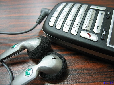 [配件] Sony Ericsson 的雙耳 MP3 耳機