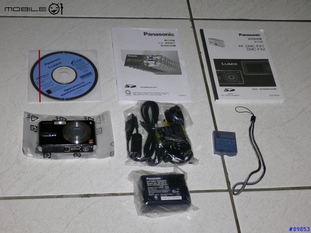 [分享+炫耀文]啥咪!!竟然買到黑色的Panasonic-FX7  >_