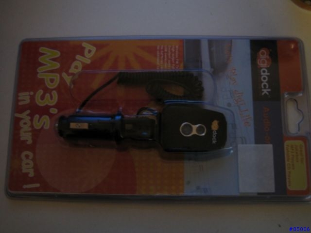 [分享]mp3車用轉接器！還可以充電，真是gps使用者的福音呀^^