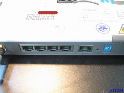 [拆解] Dlink 真的很爛! 不過是在裝了風扇之前!