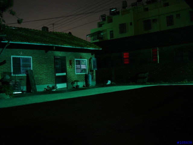 SONY W1 夜拍路燈的問題~