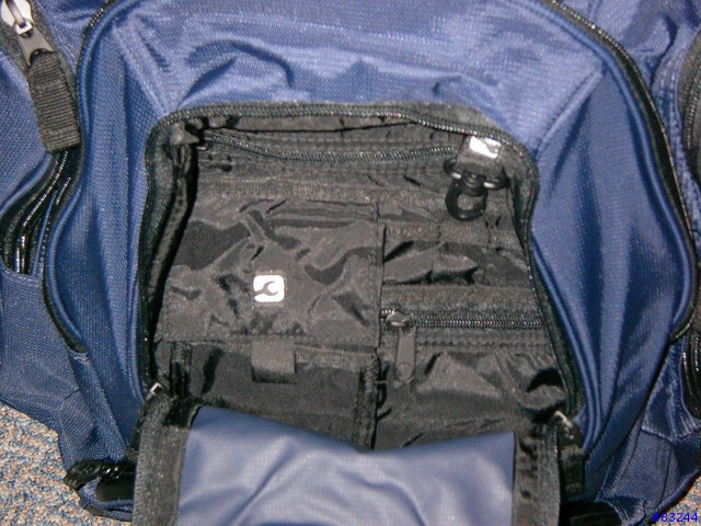 [分享] Ogio Metro Laptop 後背包 (新增試背照片)