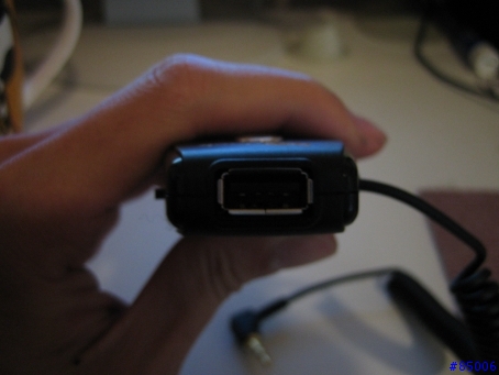 [分享]mp3車用轉接器！還可以充電，真是gps使用者的福音呀^^
