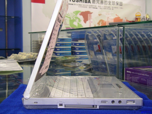 [分享]TOSHIBA A200 & ASUS V6000