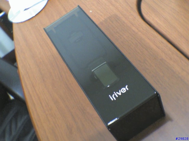 [分享]超時尚短小IRIVER  N10 MP3隨身聽