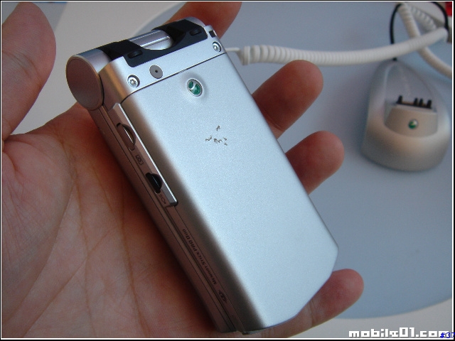 【2005 漢諾威Cebit展 】SonyEricsson Z800i篇